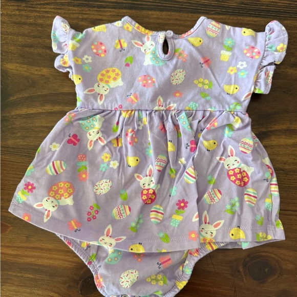 Adorable Easter Bunny Outfits for Sisters - Picture 3 of 6